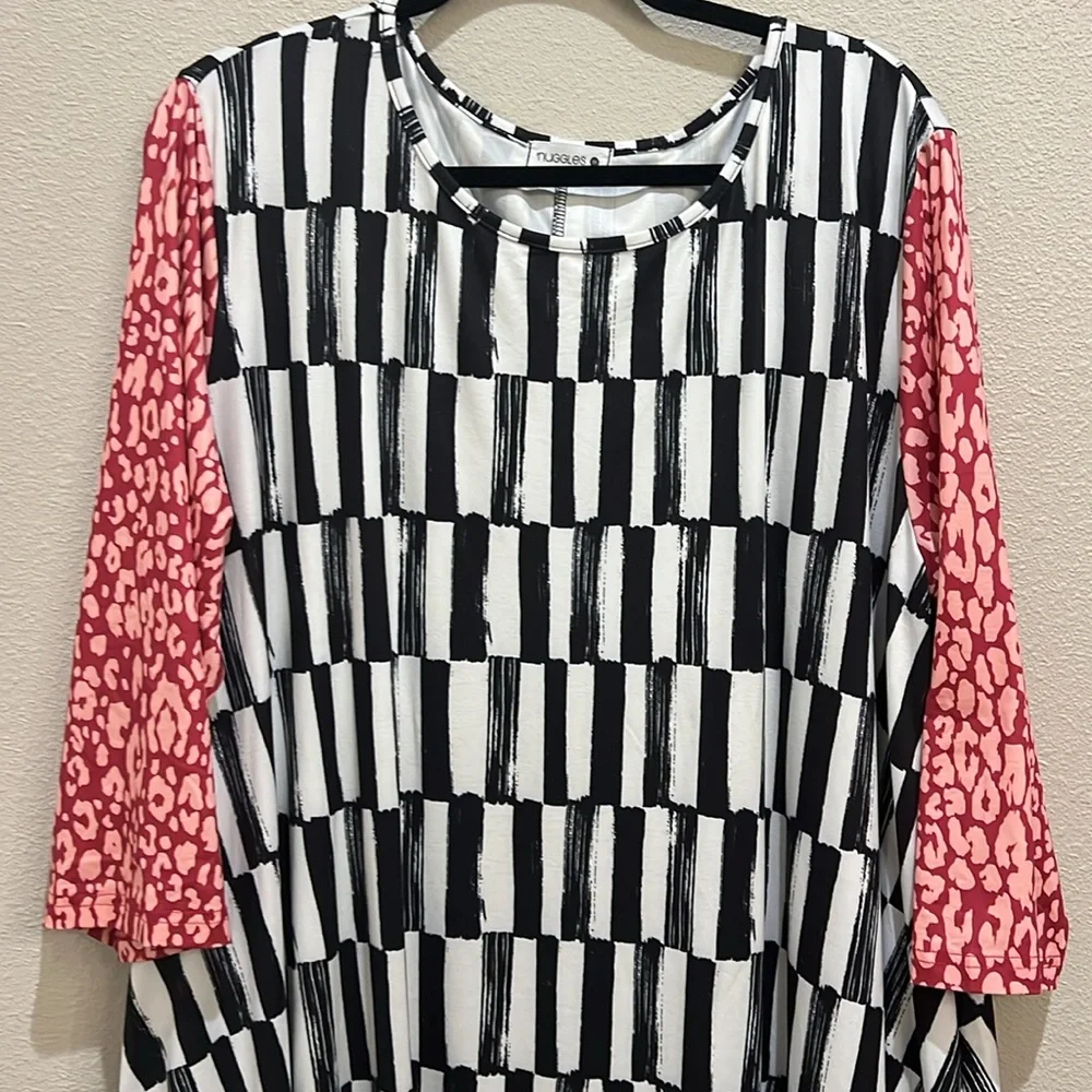 Nuggles “Kayla” dress, black/white with pink leopard sleeve, 3X - Picture 2 of 6